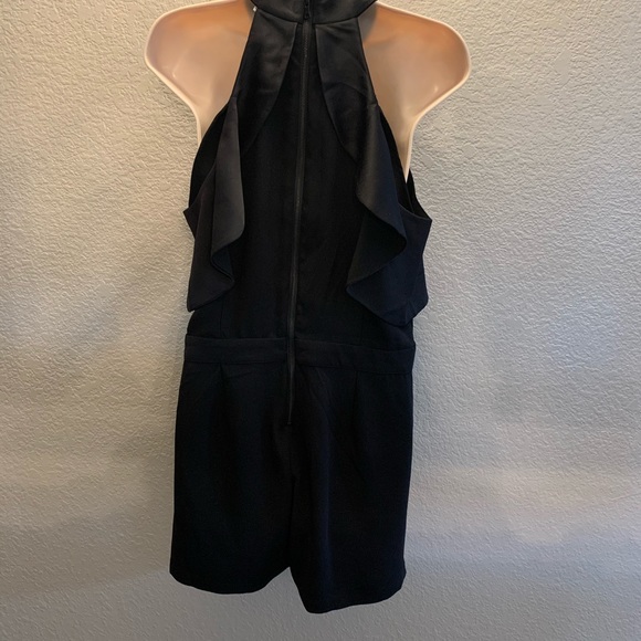 Women’s Carolina Belle Ruffle Sleeve Romper - Picture 2 of 7